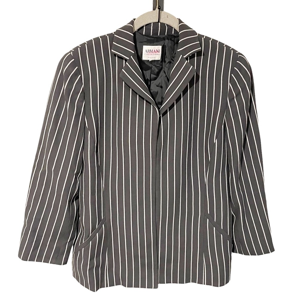 Armani Collezioni Size Small Grey White Pin Stripe Hidden Button Blazer Jacket